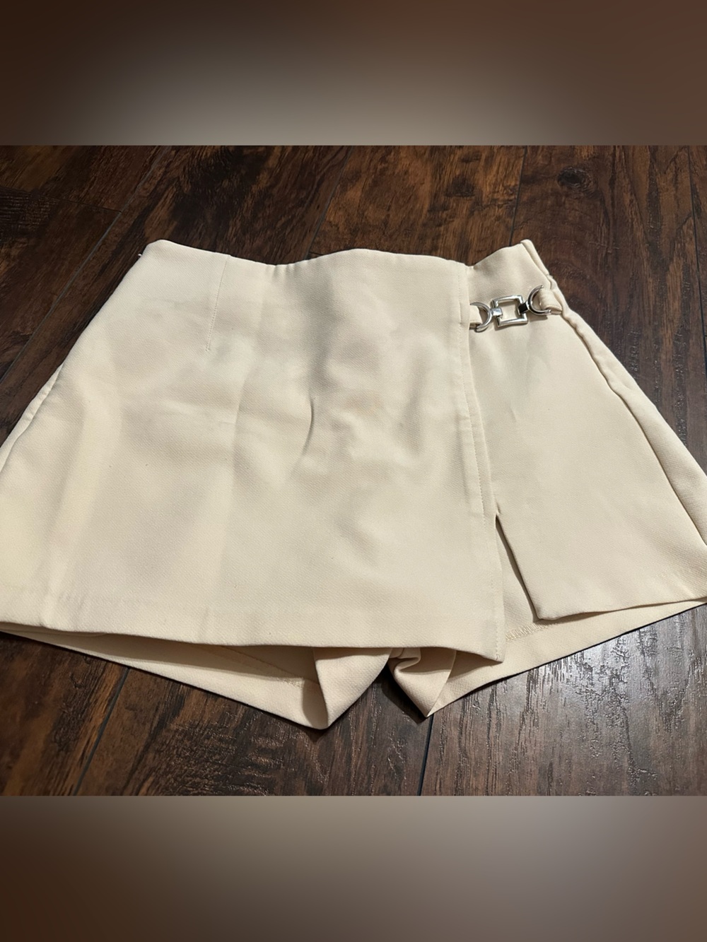 Bershka Cream High-Waist Skort with Silver Buckle Detail
